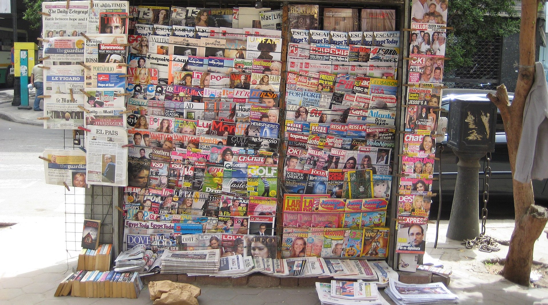 A newstand in Cairo. Publishers are exploring bundling their content together to capture more revenue from readers looking to simplify their subscriptions. Photo by flyvancity via Wikimedia Commons